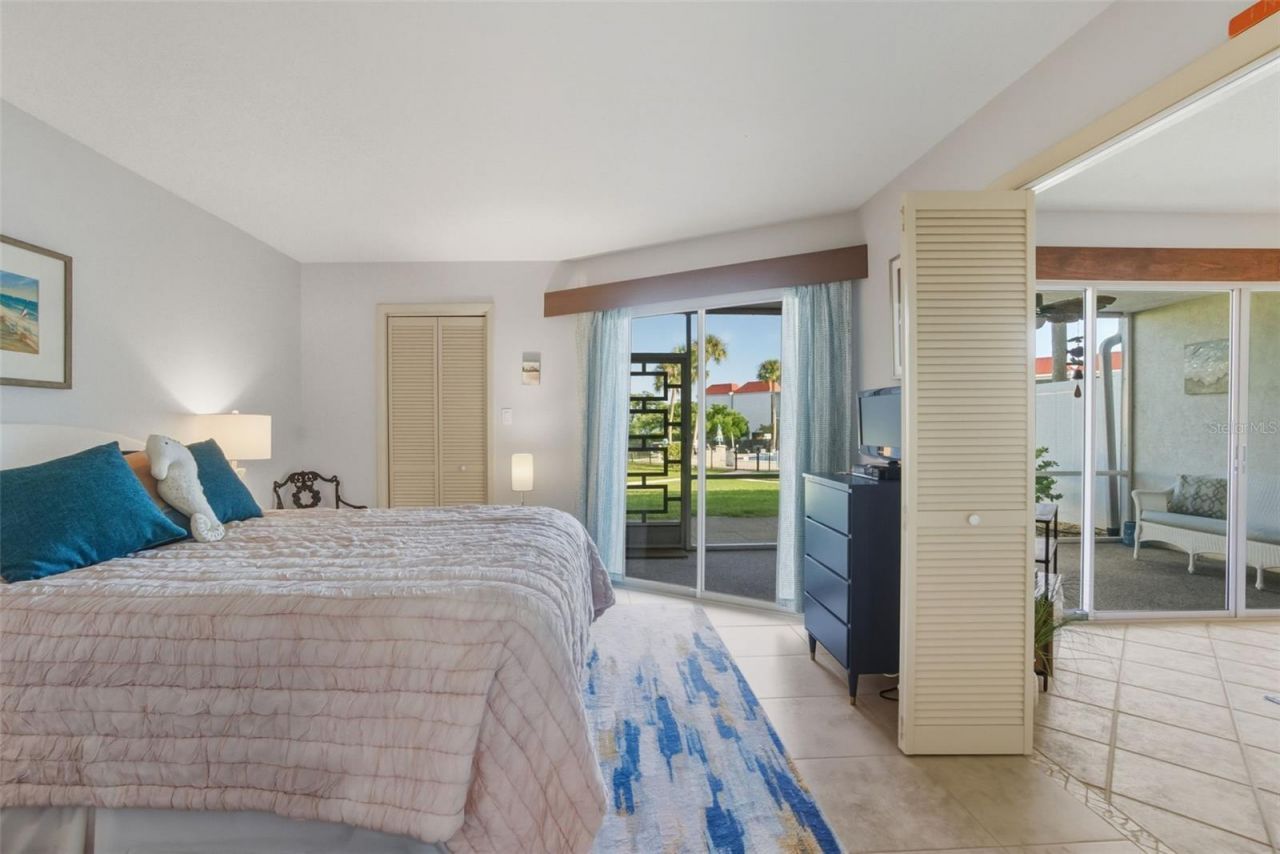 725 Manatee Avenue, Unit 725, Holmes Beach, FL 34217 Photo