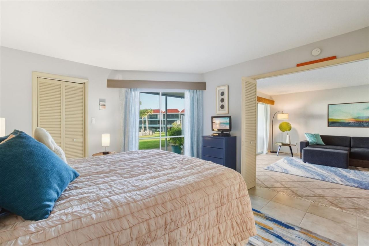 725 Manatee Avenue, Unit 725, Holmes Beach, FL 34217 Photo