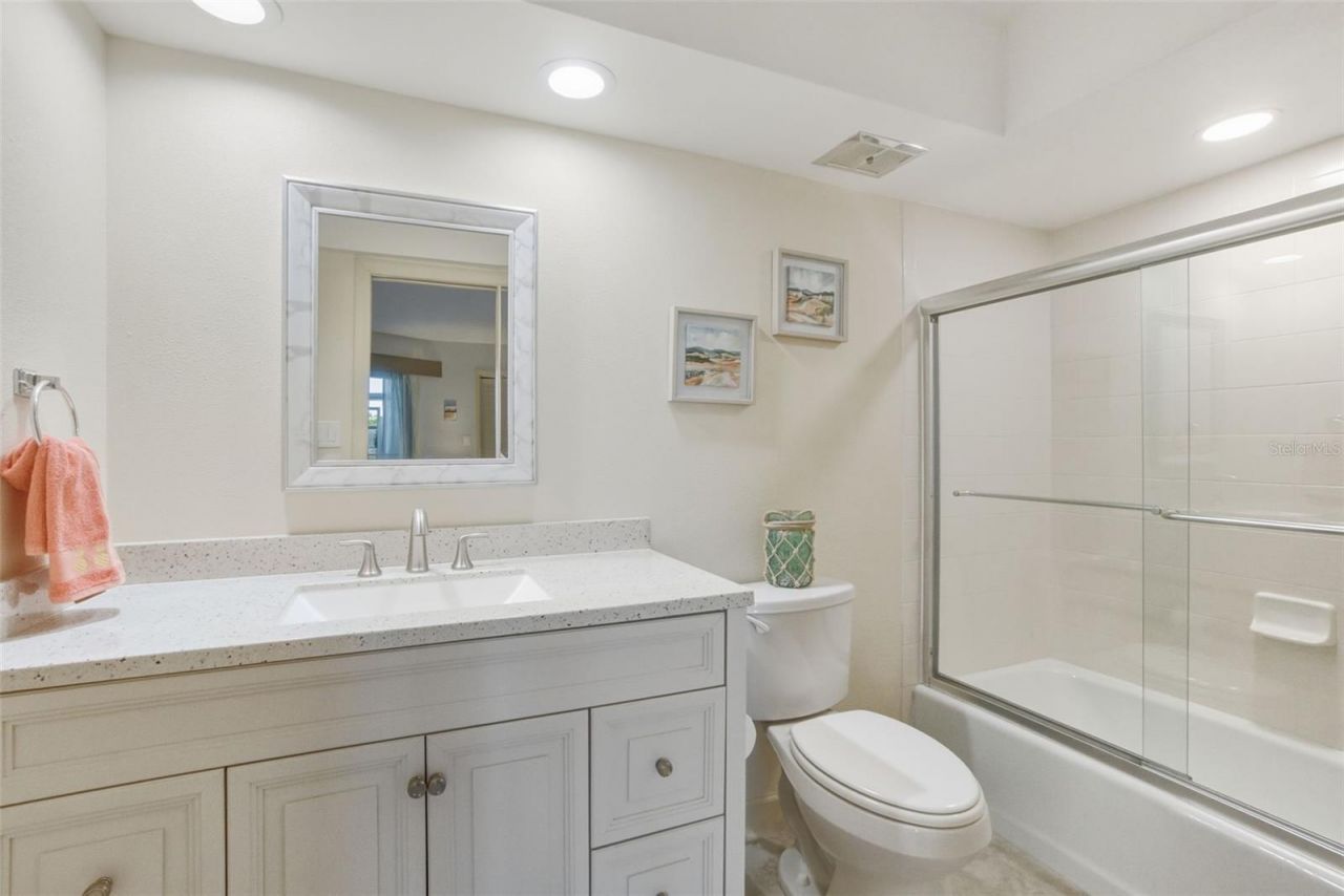 725 Manatee Avenue, Unit 725, Holmes Beach, FL 34217 Photo