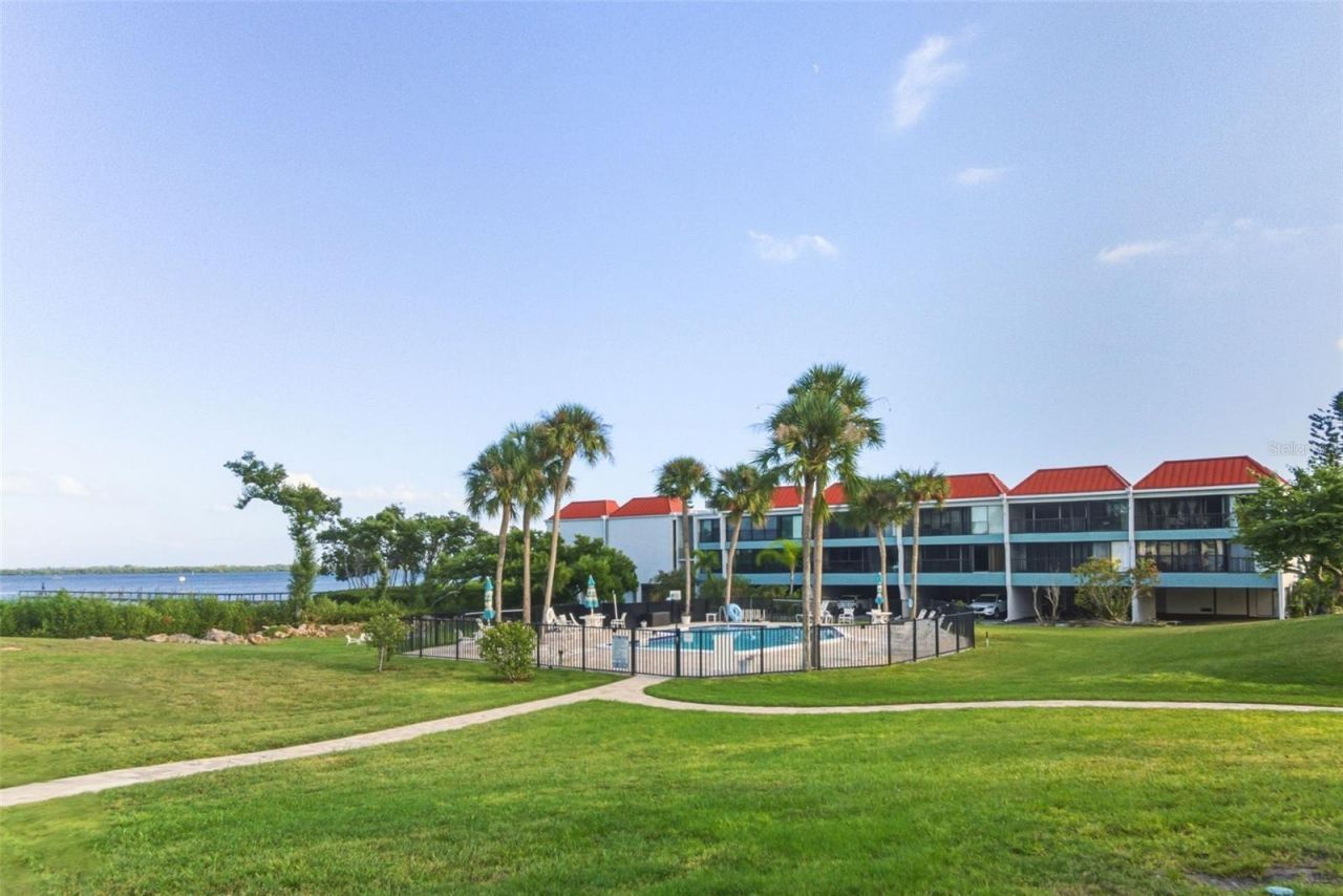 725 Manatee Avenue, Unit 725, Holmes Beach, FL 34217 Photo