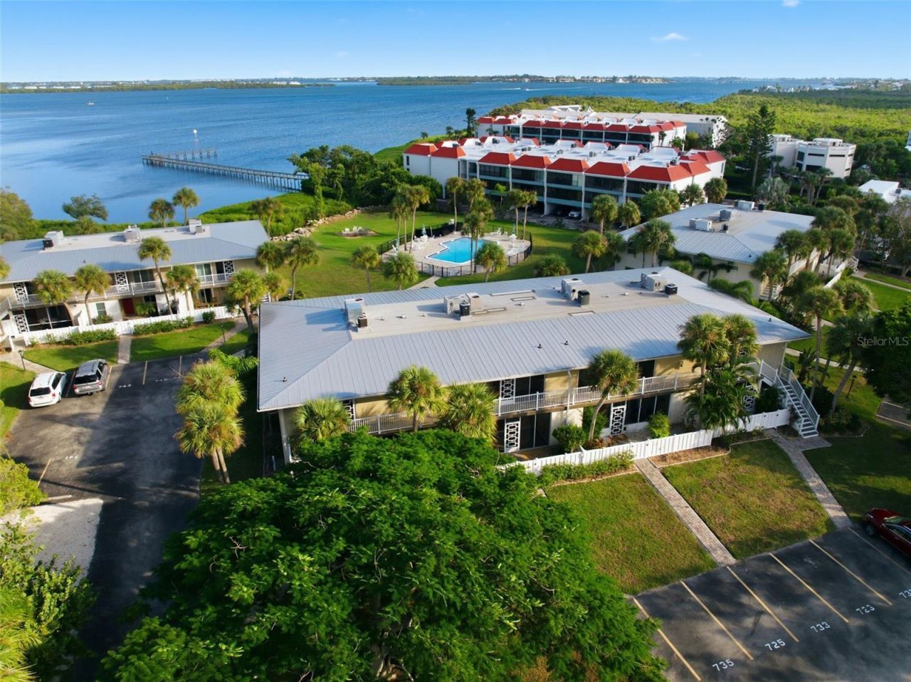 725 Manatee Avenue, Unit 725, Holmes Beach, FL 34217 Photo