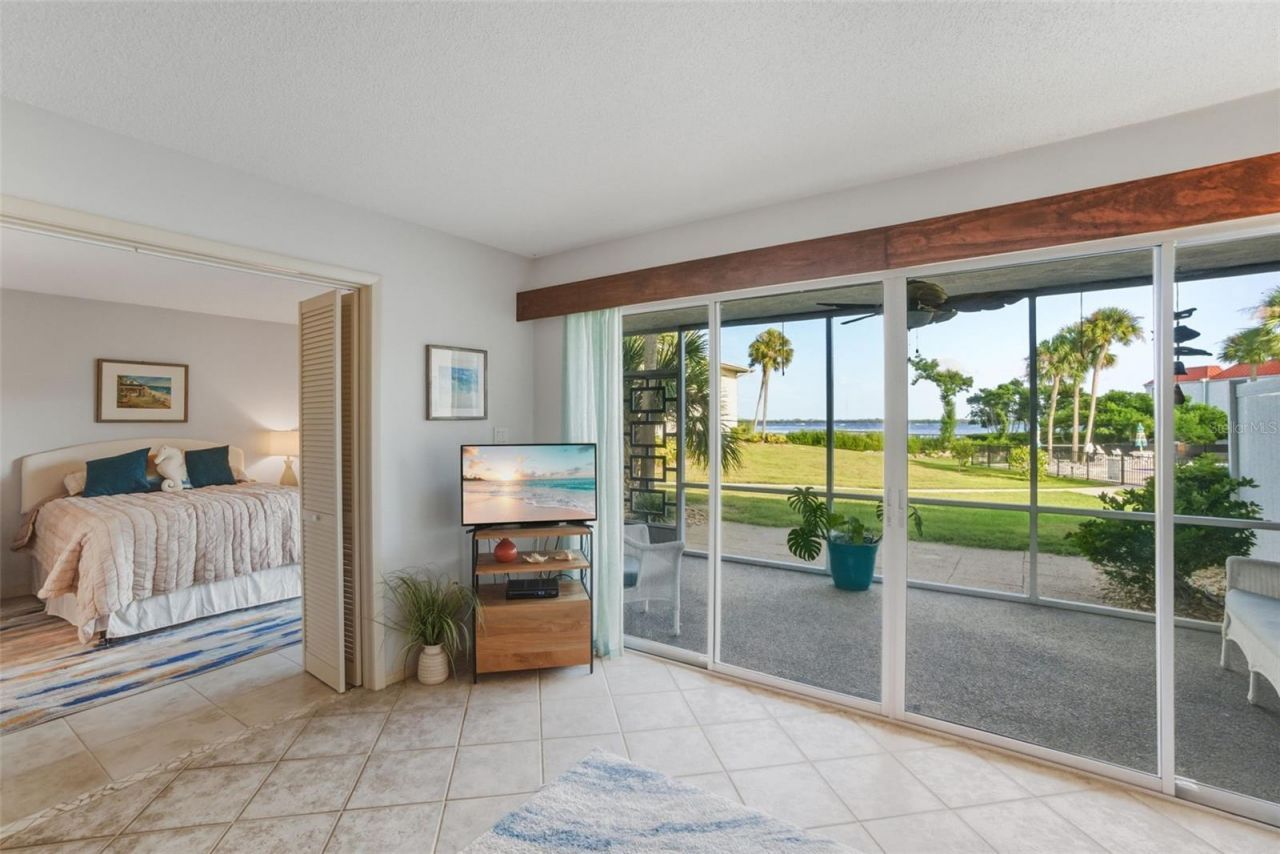 725 Manatee Avenue, Unit 725, Holmes Beach, FL 34217 Photo