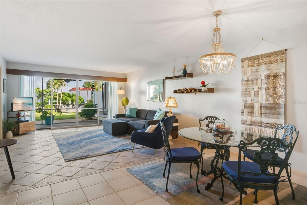 725 Manatee Avenue, Unit 725, Holmes Beach, FL 34217 Photo