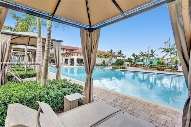 3338 W 112th St, Hialeah, FL 33018 Photo