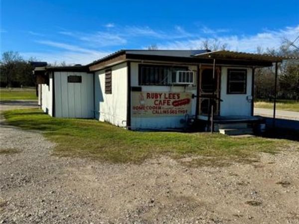 209 N MARTIN LUTHER KING JR Highway, Mexia, TX 76667