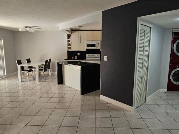 6855 W Broward Blvd, Unit 308, Plantation, FL 33317