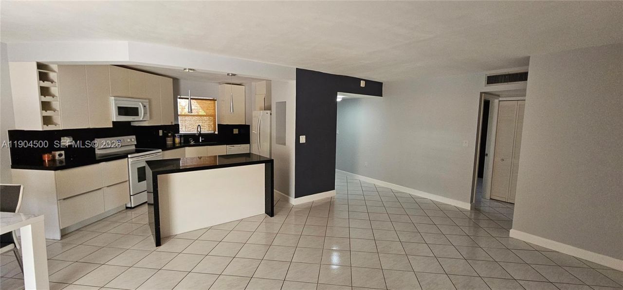 6855 W Broward Blvd, Unit 308, Plantation, FL 33317 Photo