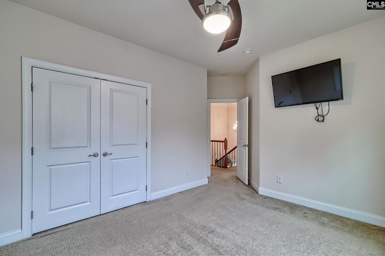 56 Roundtree Road Photo 32