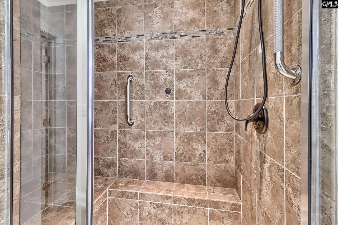 56 Roundtree Road Photo 41