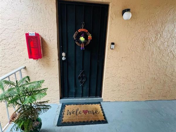 4724 CHRISTA COURT, Unit 322, TAMPA, FL 33614