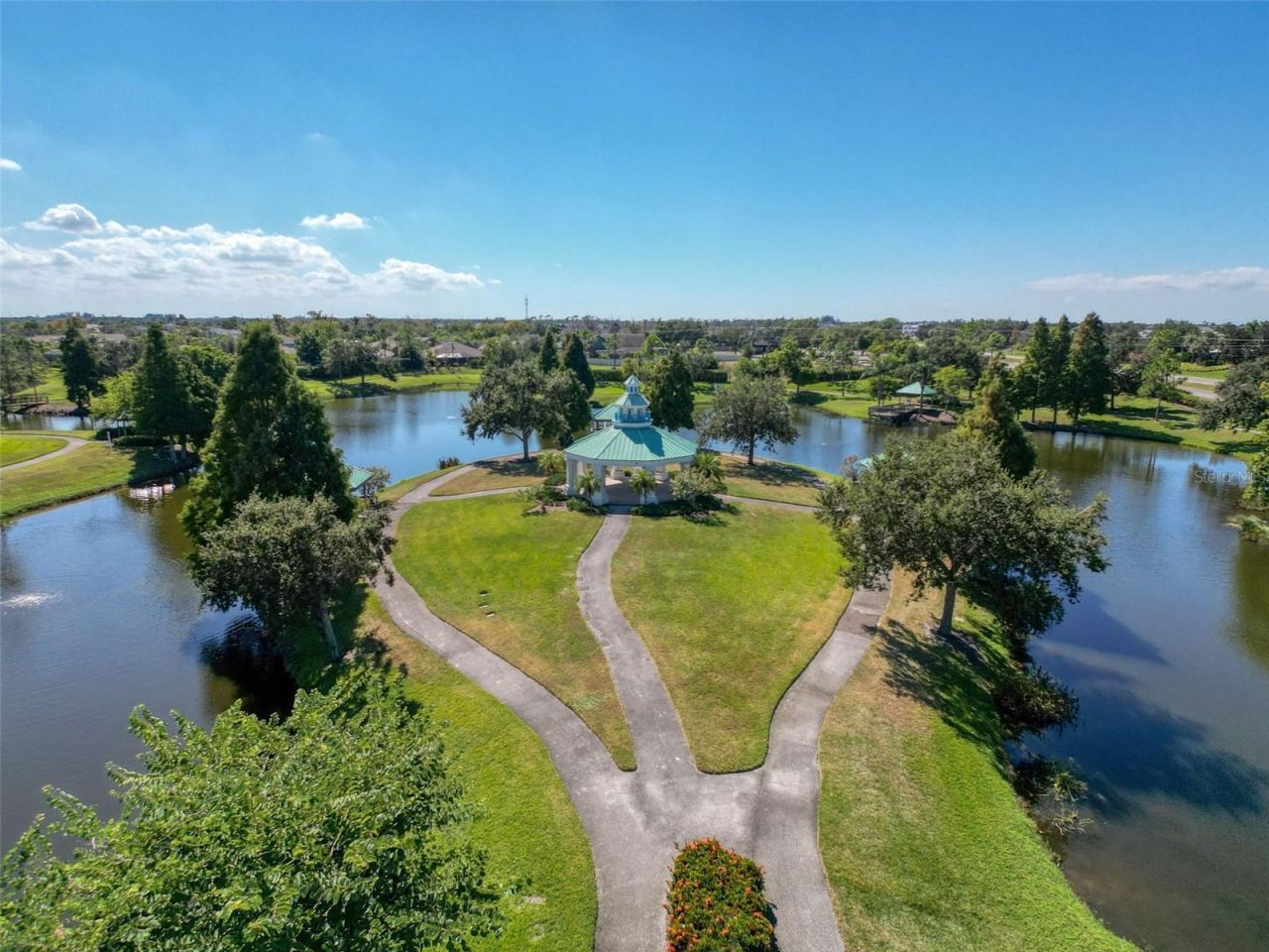 335 Cockle Shell Loop, Apollo Beach, FL 33572 Photo