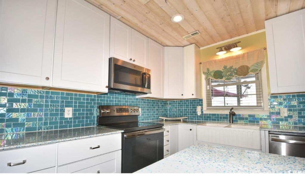 330 45th Ave. N Photo 6