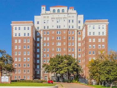 329 E Colorado Boulevard, Unit 202, Dallas, TX 75203