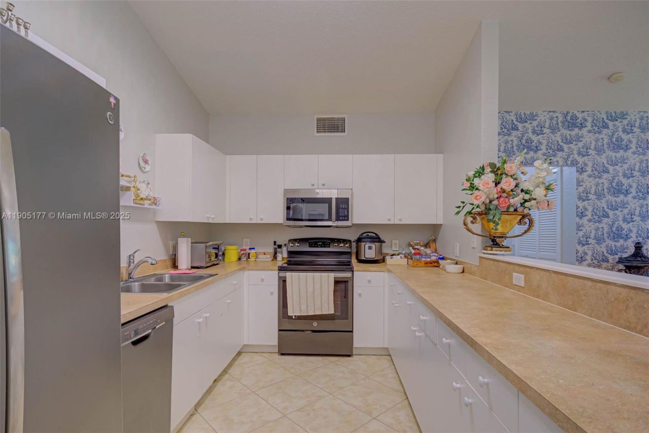 1050 Hancock Creek South Blvd, Unit 203, Cape Coral, FL 33909 Photo