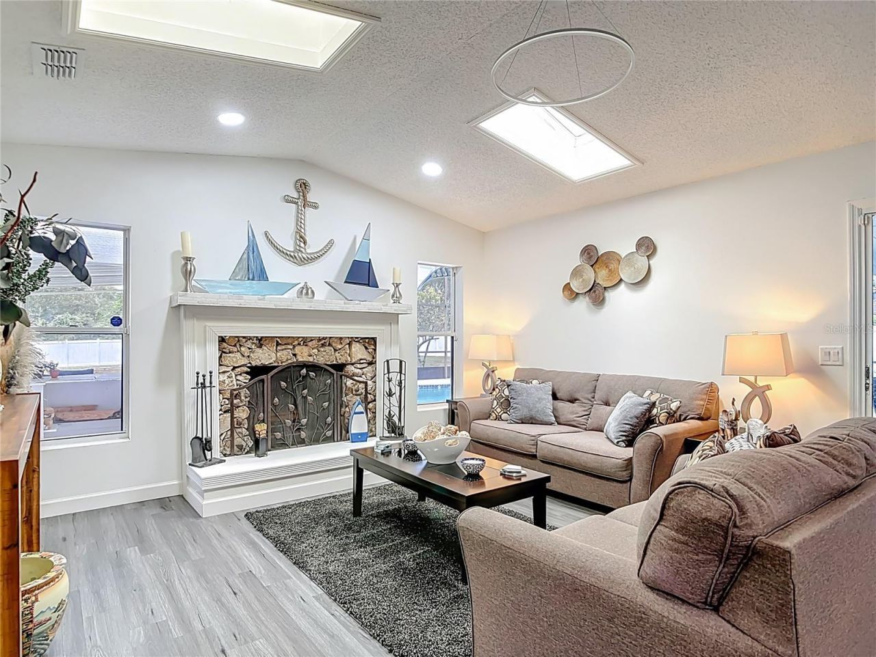 560 Saxon Boulevard, Deltona, FL 32725 Photo