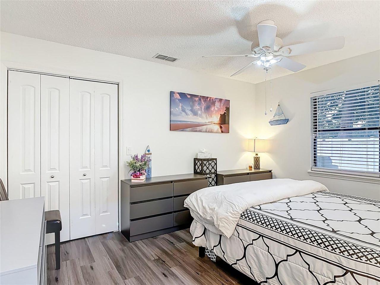 560 Saxon Boulevard, Deltona, FL 32725 Photo