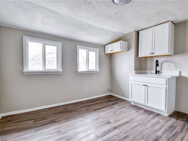 8303 Connecticut Avenue, Cleveland, OH 44105 Photo 13
