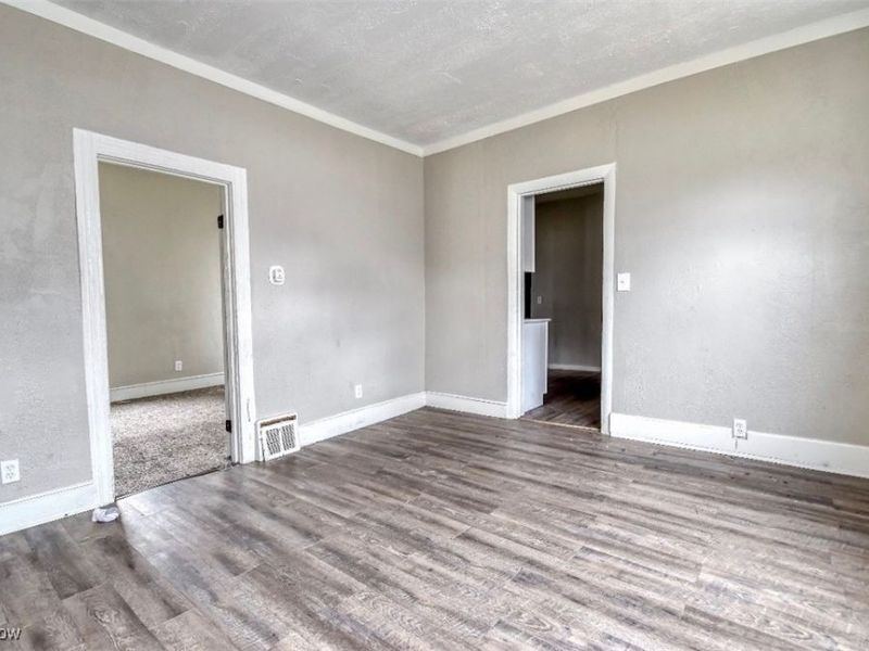 8303 Connecticut Avenue, Cleveland, OH 44105 Photo 5