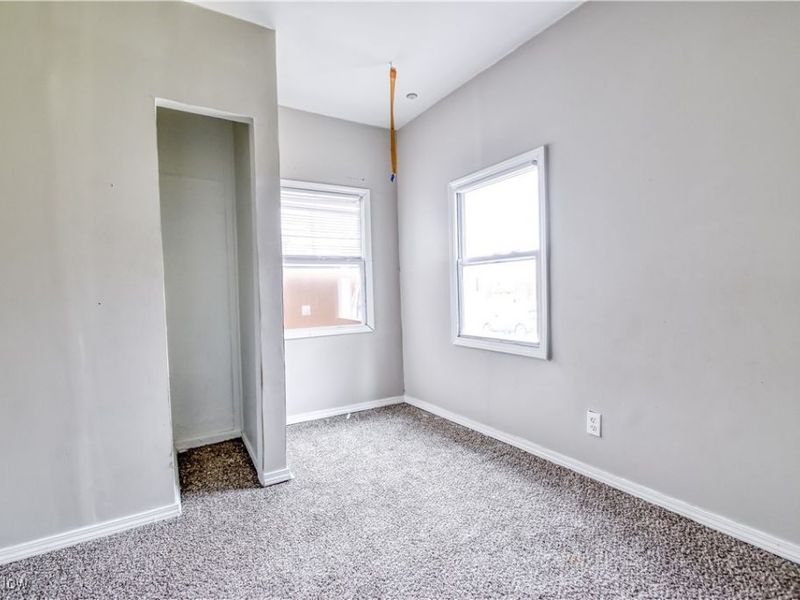 8303 Connecticut Avenue, Cleveland, OH 44105 Photo 9