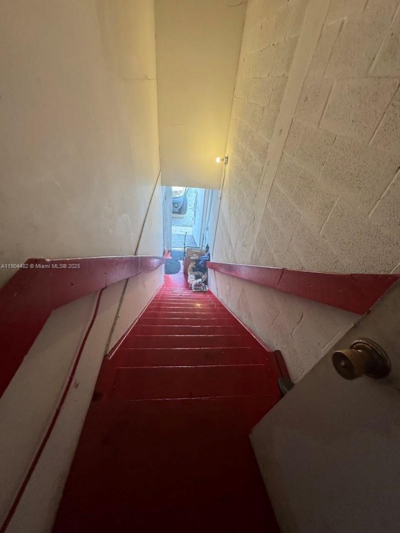 2450 W 82nd St, Unit 302, Hialeah, FL 33016 Photo