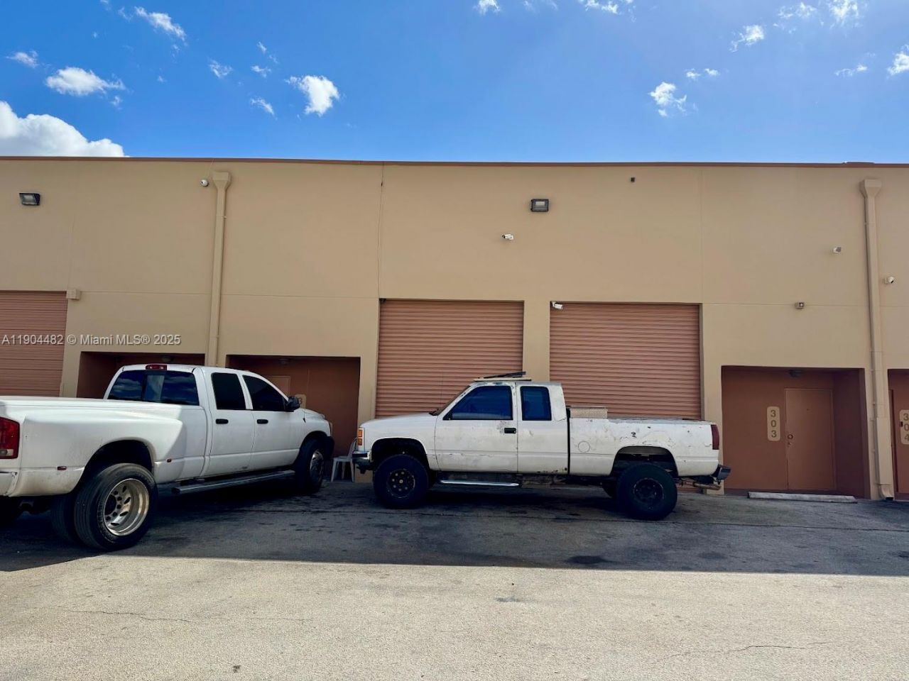 2450 W 82nd St, Unit 302, Hialeah, FL 33016 Photo