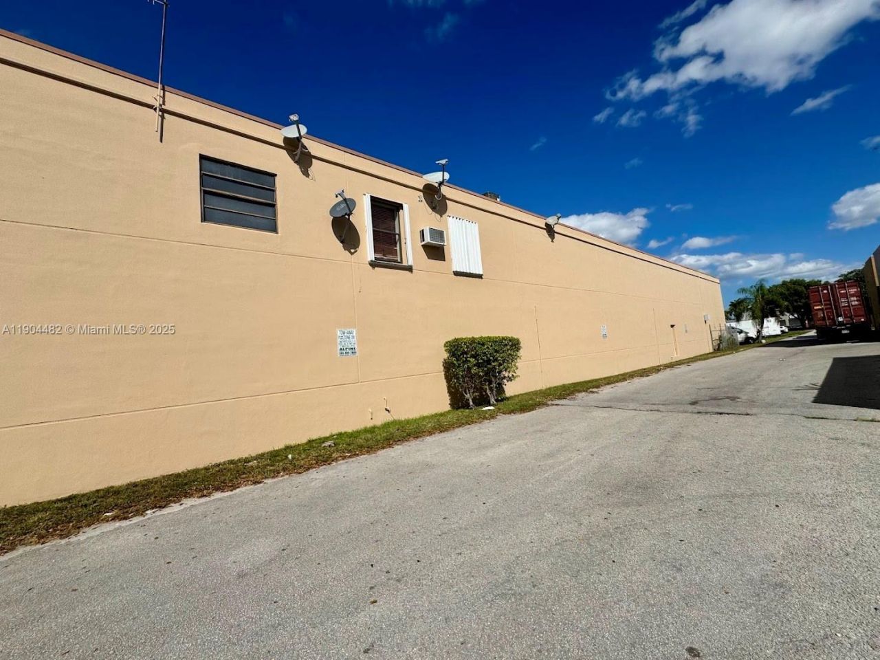 2450 W 82nd St, Unit 302, Hialeah, FL 33016 Photo
