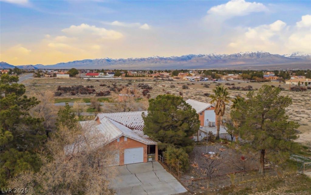 1700 W Hickory Street, Pahrump, NV 89048 Main Photo