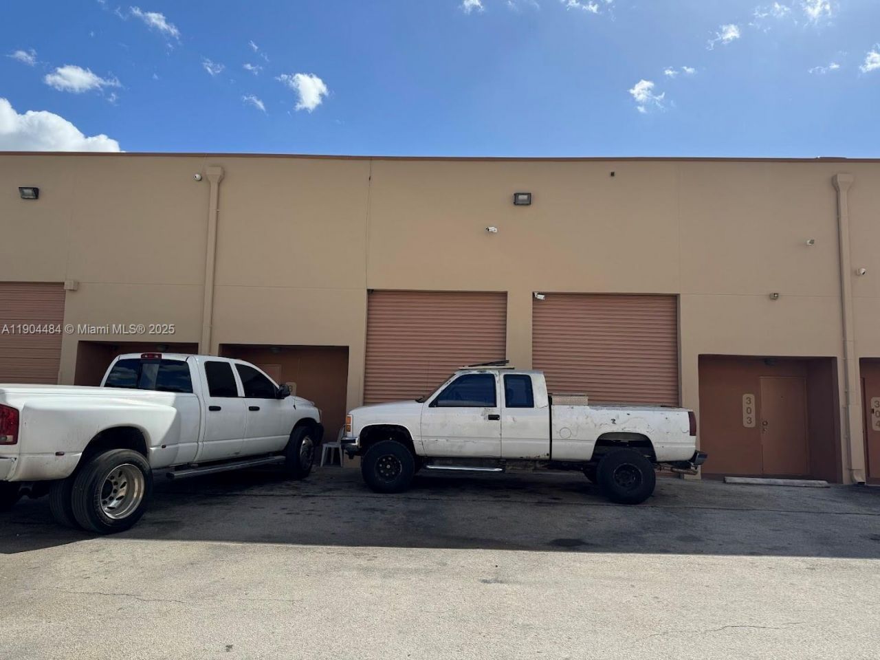 2450 W 82nd St, Unit 303, Hialeah, FL 33016 Photo