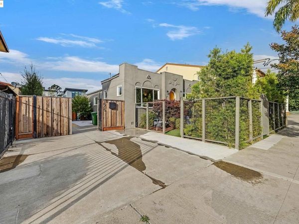 1515 Derby St, Berkeley, CA 94703