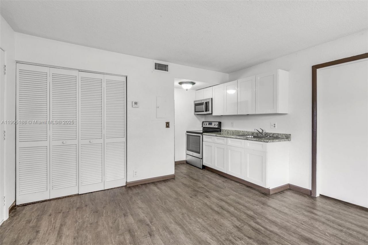 2062 NW 43rd Ter, Unit 2, Lauderhill, FL 33313 Photo