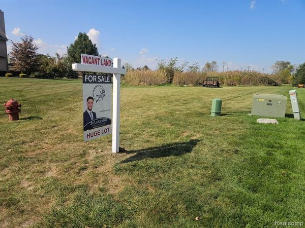 37870 Cottonwood Court, Huron Twp, MI 48164