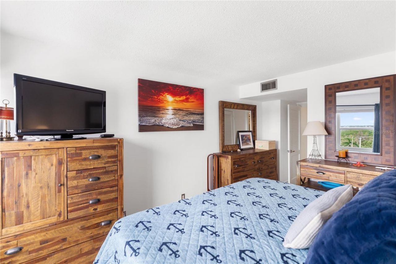 1750 Benjamin Franklin Drive, Unit 6G, Sarasota, FL 34236 Photo