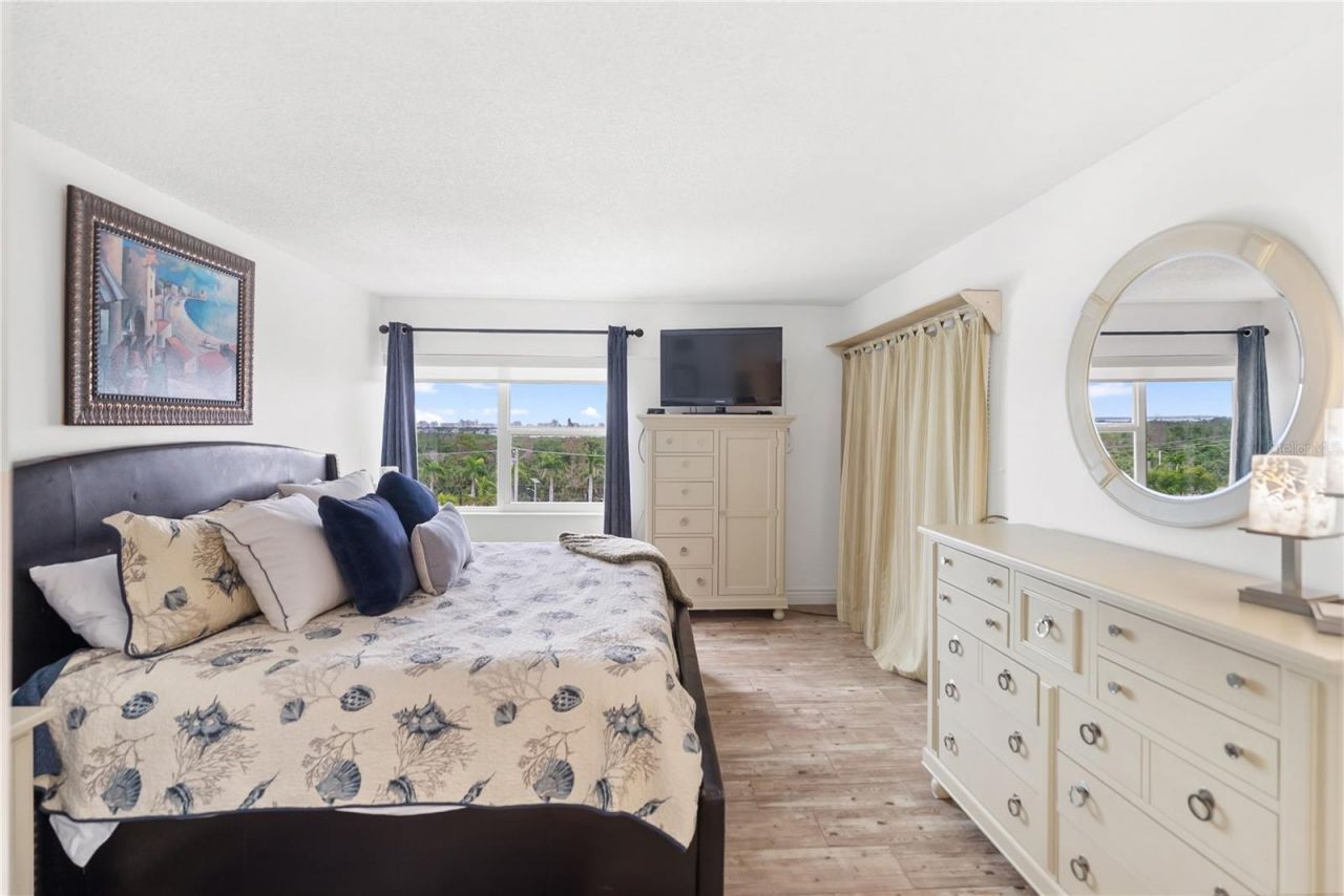 1750 Benjamin Franklin Drive, Unit 6G, Sarasota, FL 34236 Photo