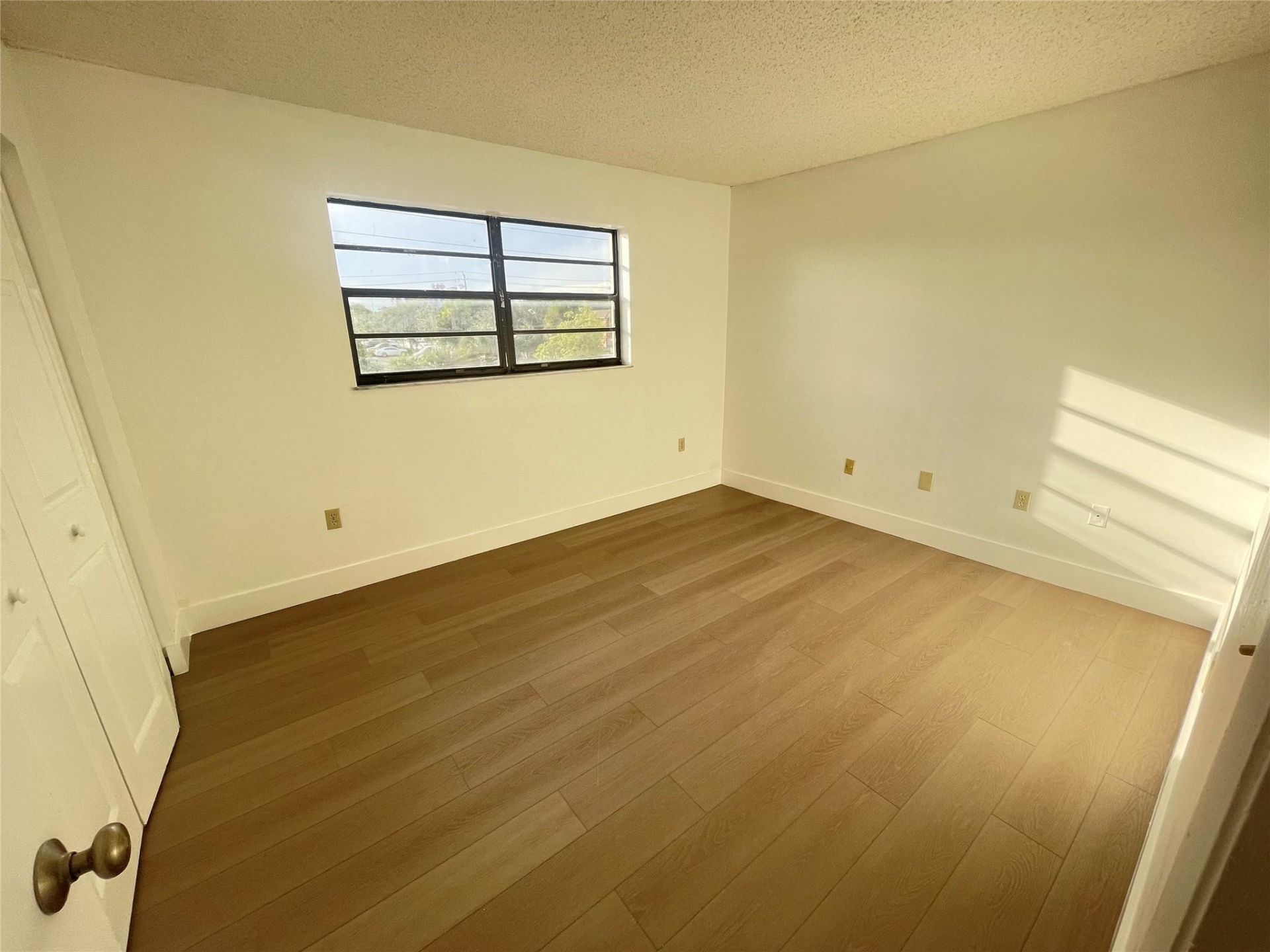 1470 W 41st Street, Unit 201, Hialeah, FL 33012 Photo