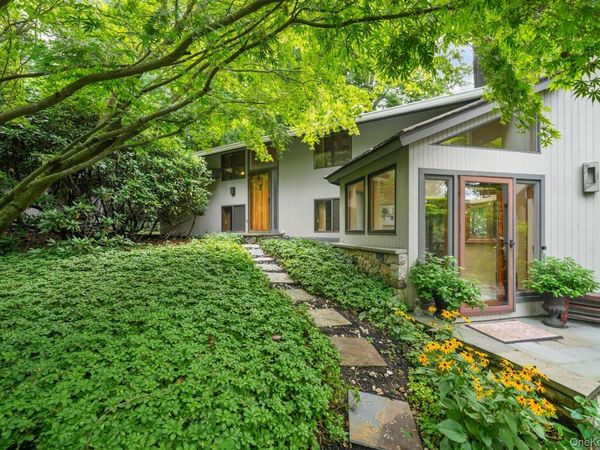 155 Revolutionary Road, Briarcliff Manor, NY 10510