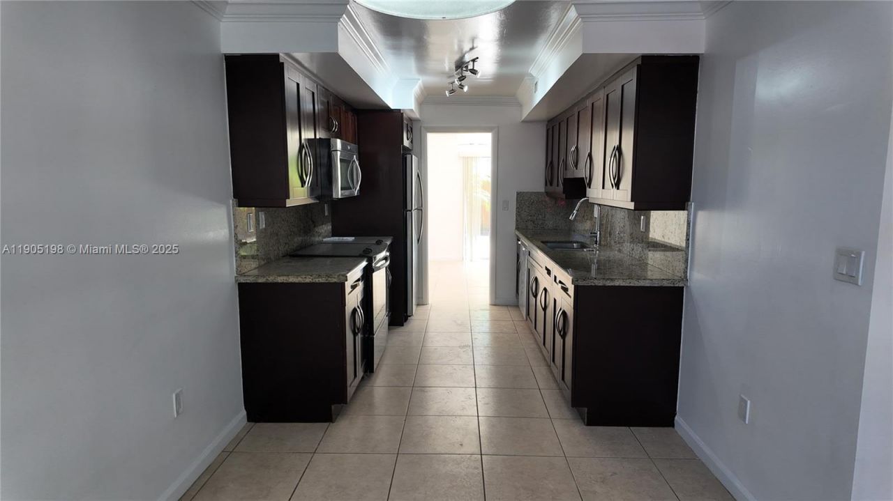 3326 Farragut St, Unit 6F, Hollywood, FL 33021 Photo