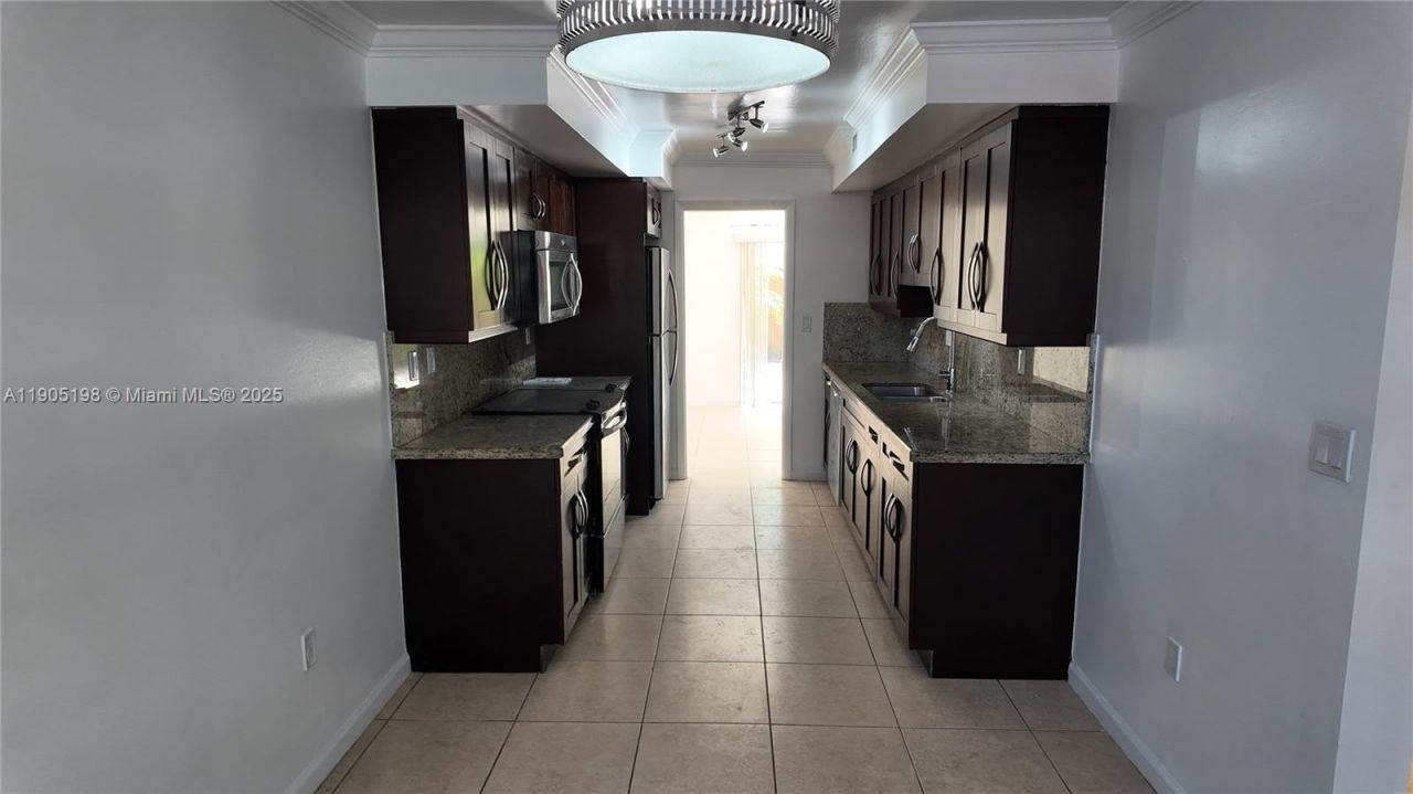 3326 Farragut St, Unit 6F, Hollywood, FL 33021 Photo