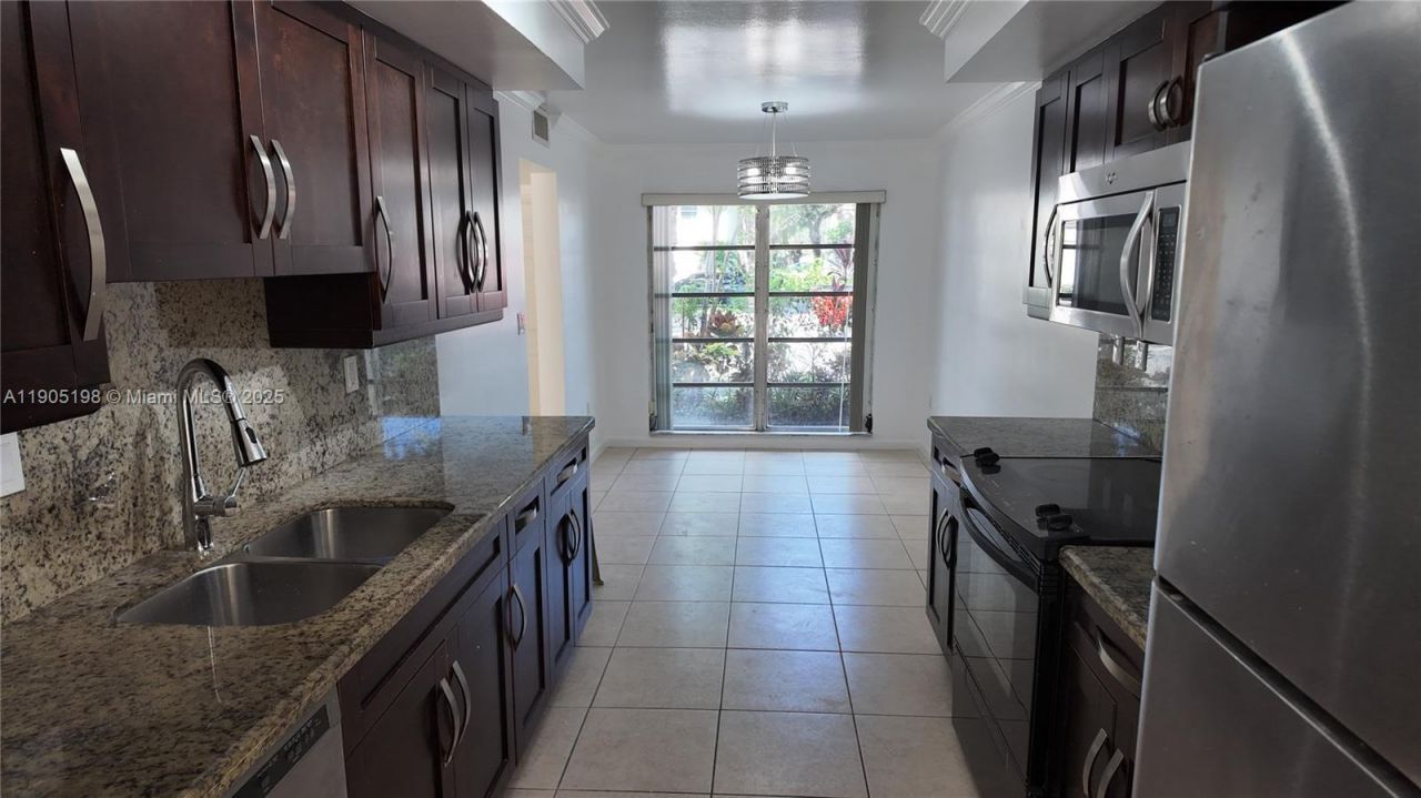 3326 Farragut St, Unit 6F, Hollywood, FL 33021 Photo