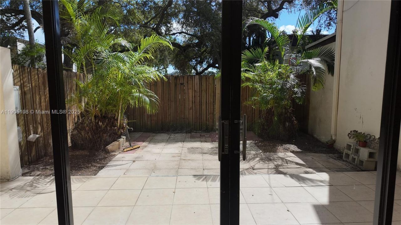 3326 Farragut St, Unit 6F, Hollywood, FL 33021 Photo