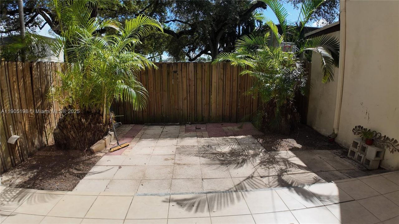 3326 Farragut St, Unit 6F, Hollywood, FL 33021 Photo