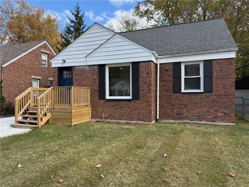 325 E 257 Street, Euclid, OH 44132 Photo 3