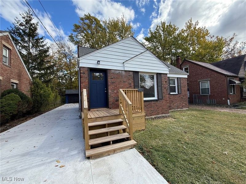 325 E 257 Street, Euclid, OH 44132 Photo 4