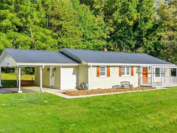 608 Mountain Avenue, West Jefferson, NC 28694