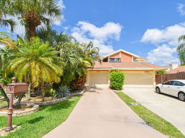7504 Sierra Drive E, Boca Raton, FL 33433