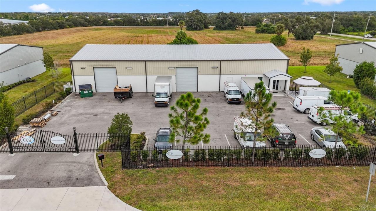 6860 28th Street Circle E, Sarasota, FL 34243 Photo