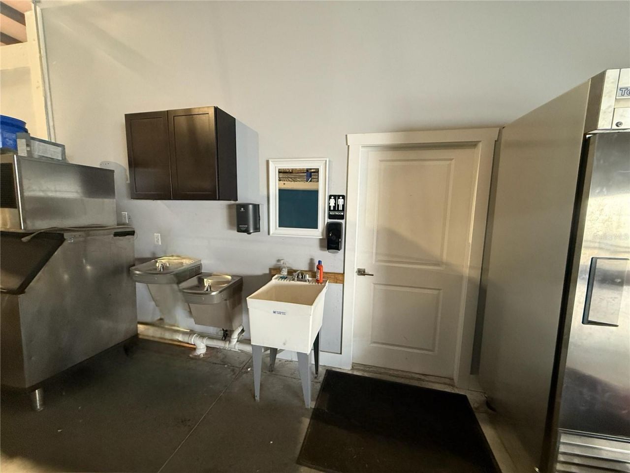 6860 28th Street Circle E, Sarasota, FL 34243 Photo