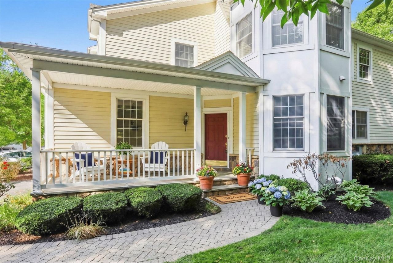 2 Merion Court, Cortlandt Manor, NY 10567 Main Photo