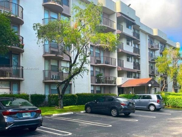 2701 Riverside Dr, Unit 203-B, Coral Springs, FL 33065