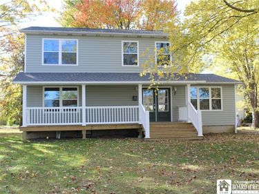 7 Hillcrest Drive, Fredonia, NY 14063