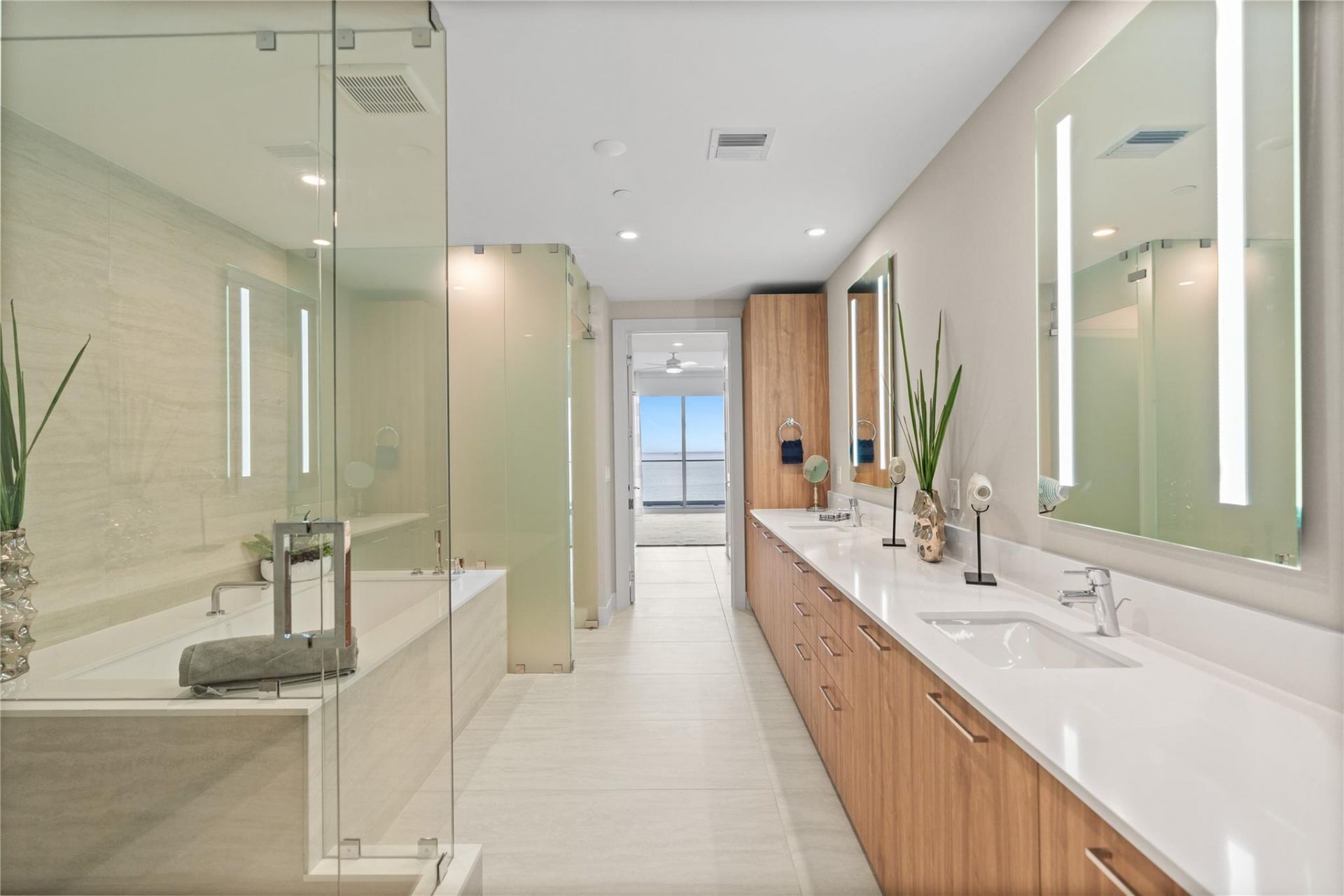 153 N Seabreeze Boulevard, Unit S-1501, Fort Lauderdale, FL 33304 Photo